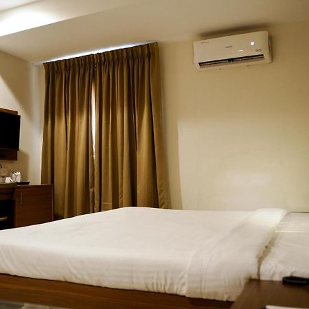 Gino Tourist Home Kochi Bagian luar foto