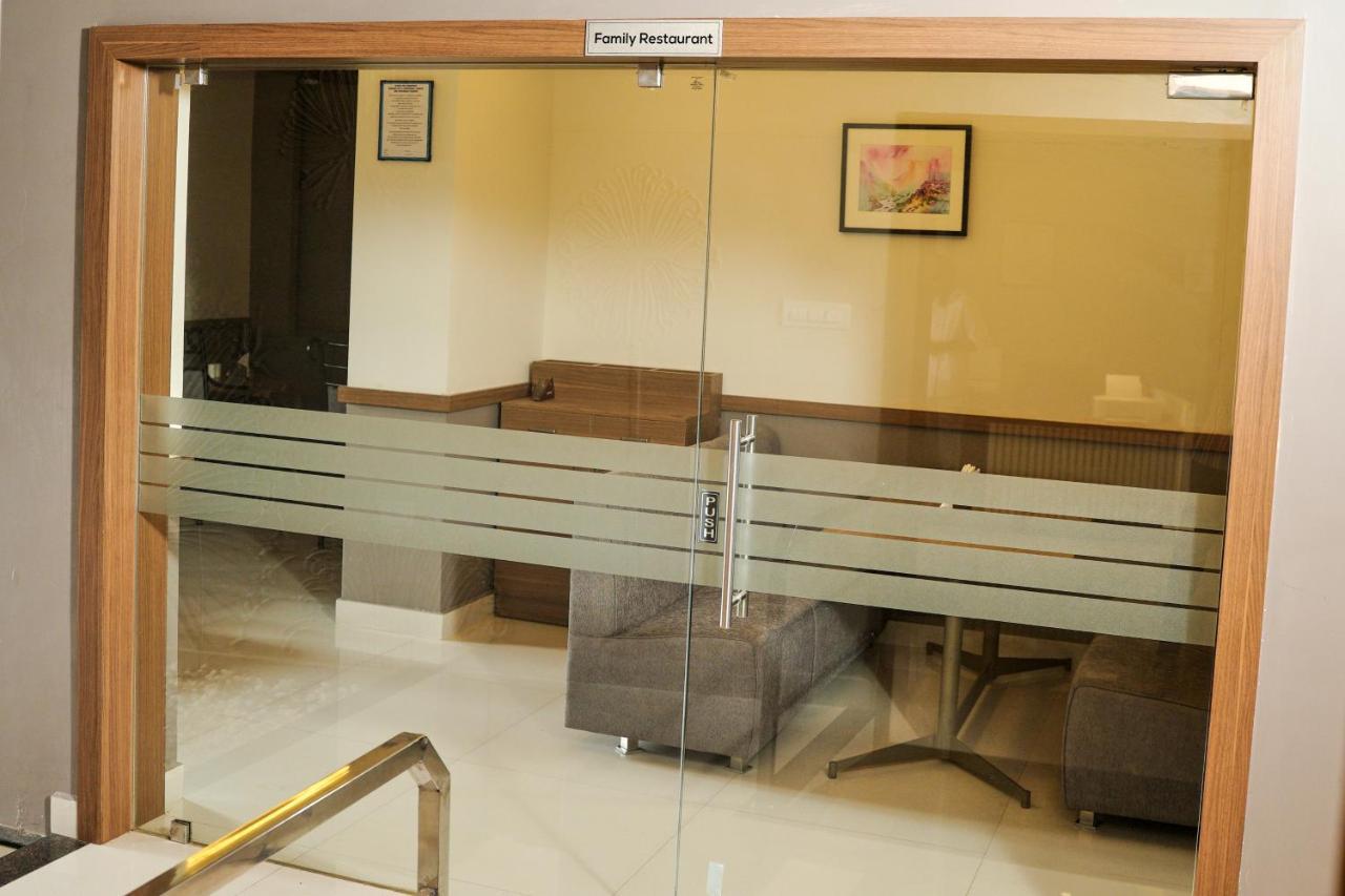 Gino Tourist Home Kochi Bagian luar foto